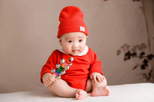 大理宝宝几个月戴银手镯好 大理宝宝几个月戴银手镯好